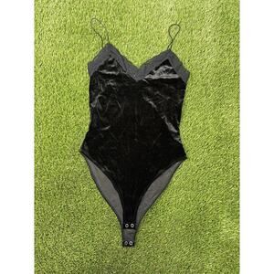 Forever 21 Black Lace Bodysuit Stretch Adjustable Straps Snap Closure Size S